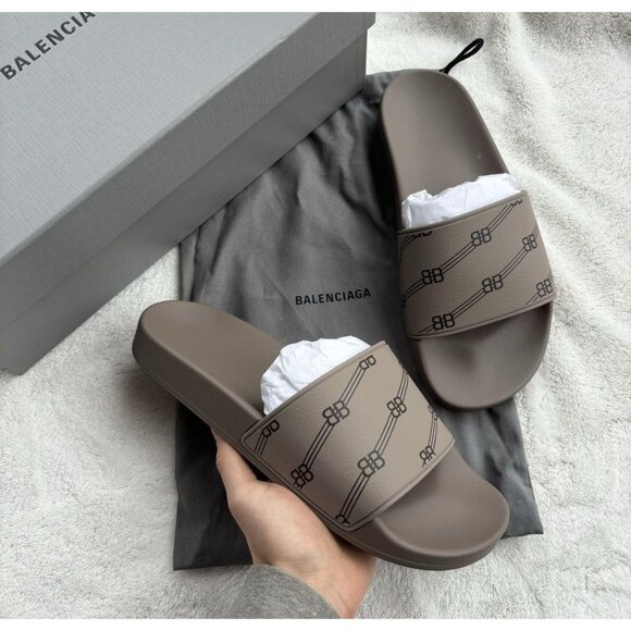 Balenciaga Beige Monogram BB Slides - Picture 1 of 2